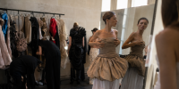 Объемные силуэты и баллон-формы: как Dior меняет моду весны и лета 2026
